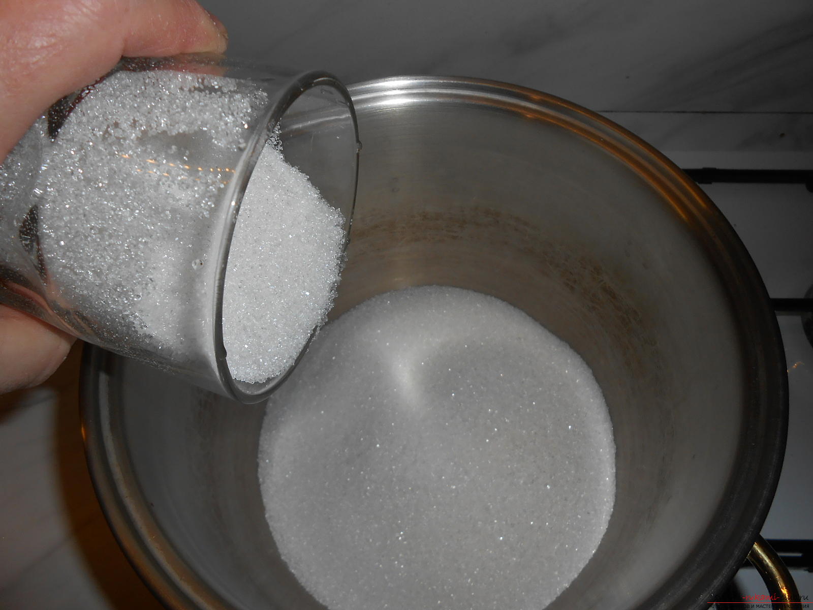 Мастер-класс научит печь пряники в домашних условиях, сахарная глазурь которых защитит их от черствения.. Фото №21